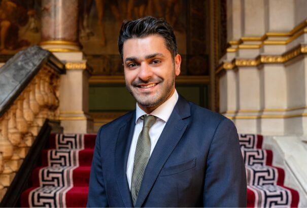 Brit beavatkozás – Ha a botrány nem lenne elég, egy kőkemény ukránpárti nagykövet érkezik Pozsonyba ősszel