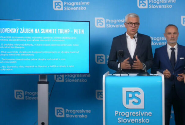 A progresszívek szerint a Trump–Putyin csúcson a mi biztonságunkról is döntenek, de a kormány nem védi Szlovákia érdekeit