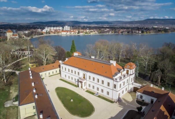 Közpénzből újítja fel a magyar állam a magánkézbe adott kastélyokat