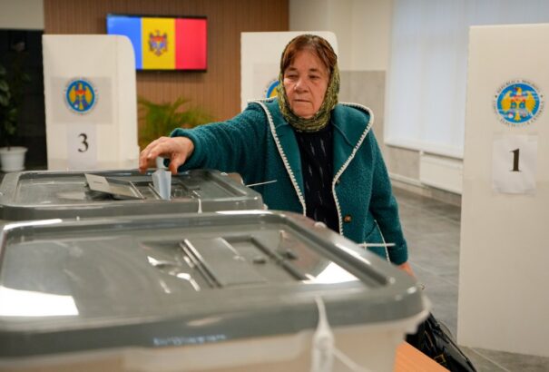 Sorsdöntő választásokat tartanak ma Moldovában