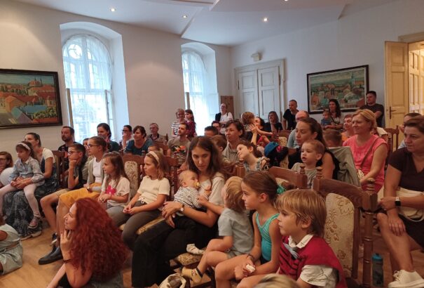 Az eső és a megtartott program egyaránt jól esett a X. jubileumi Komálom Gyerkőcfesztiválon