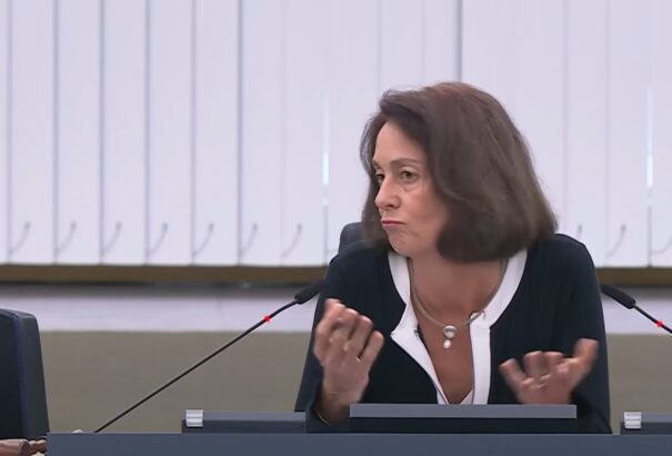 Botrány az EP-ben: Nem volt egyperces néma csend Charlie Kirk emlékére, a baloldaliak nem engedték