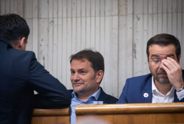 Matovičék nyomás alá helyezték Krajčít és Krátkyt: vállalják a felelősséget vagy mondjanak le!