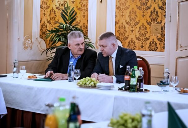 Átfogó ellenőrzést kérnek a koalíciós képviselők a dotációkról