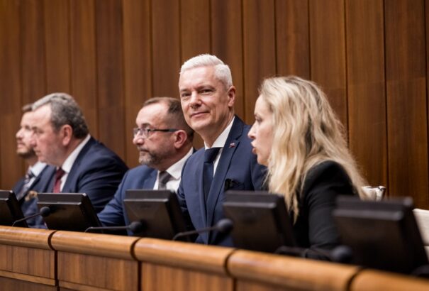 A HLAS megint nem tud parancsolni egyik rebellis képviselőjének