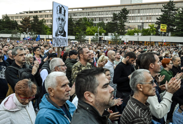 Szeptember végén a parlamentnél fognak tüntetni a szakszervezetek