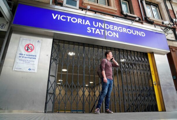 Teljes leállás fenyeget a londoni metróban, százmilliós a kár