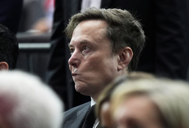 Elon Musk és András herceg neve is felbukkant az Epstein-aktákban