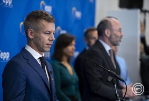 Az EP jogi bizottsága nem támogatja Magyar Péter mentelmi jogának felfüggesztését