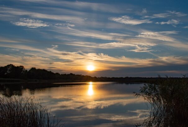 Felszakadozik a felhőzet és kisüt a nap