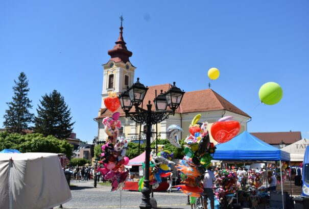 Őszi Vásár Rimaszombatban, borús időben – képekkel