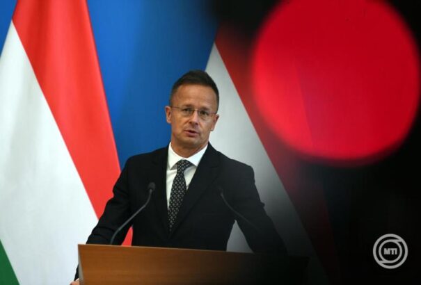 Szijjártó Péter: Amerika feloldja a vízummentességi korlátozásokat a magyar állampolgárok előtt