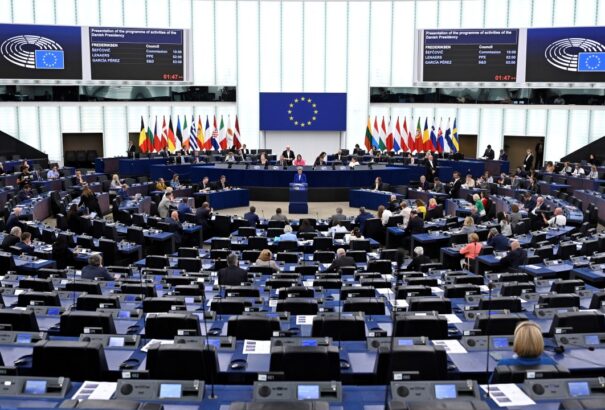 Európai Parlament: Gyorsítani kell Ukrajna uniós csatlakozását