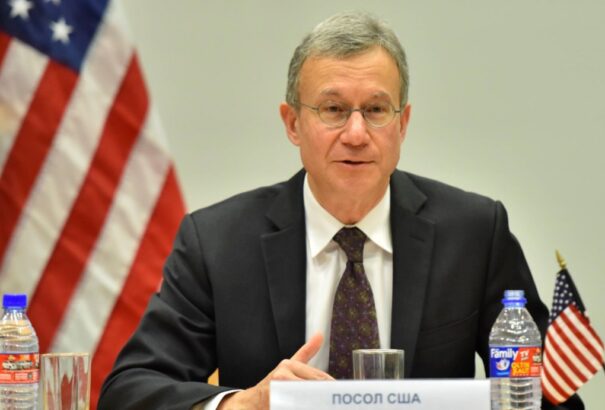 Volt amerikai nagykövet: Az USA egyszerűen megadta magát a Közép-Ázsiáért folytatott harcban