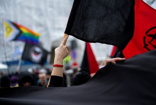 Trump hivatalosan is „hazai terrorszervezetnek” minősítette az   Antifát