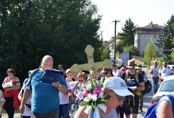 Rekordszámú hívő vett részt a medvesaljai Mária-út zarándoklaton – képekkel
