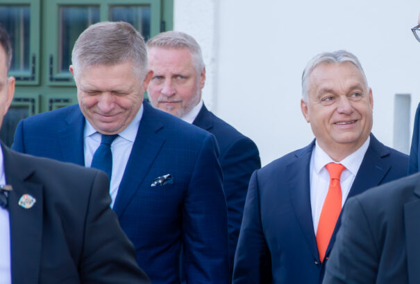 A 130 éves Mária Valéria hídon találkozik Orbán Viktor és Robert Fico