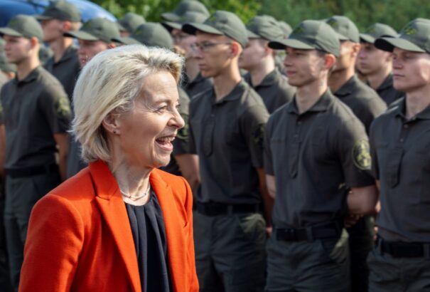 Brüsszel kitart a 2035-ös motortilalom mellett az autóipar tiltakozása ellenére