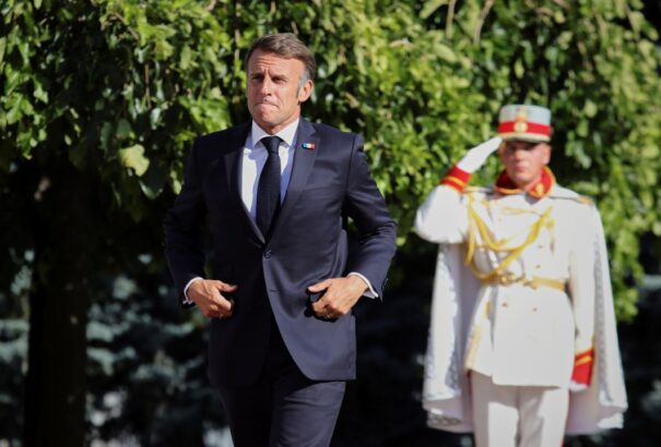 Francia politikai válság: Hamarosan Macron képébe robban az általa kibiztosított gránát