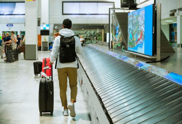 Felmérés: Mennyire támogatja a szlovákiai lakosság a diákok külföldre vándorlását