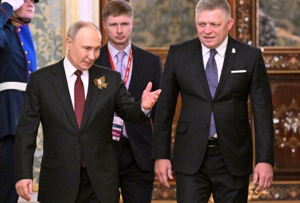 Fico Pekingben Putyinnal és Hszi Csin-pinggel is tárgyal