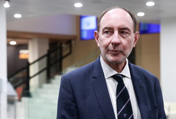 Orosz állampolgárságot kér De Gaulle francia elnök unokája, hogy megmentse gyerekeit a hanyatló Nyugattól