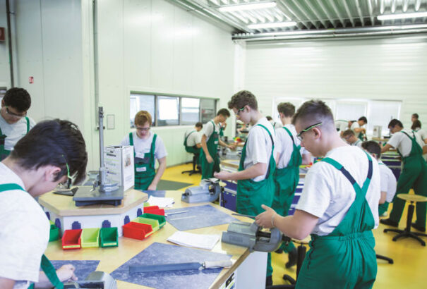 Új intézményi rendszer segíti majd a duális képzést Szlovákiában