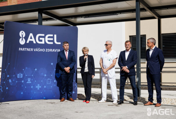 Az AGEL komáromi kórháznak sugárterápiás osztályán átadták a legújabb generációs lineáris gyorsítót