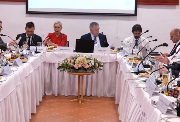 Több mint 2 millió euró támogatás a Tőketerebesi és Rozsnyói járás fejlődésére – a kormány kihelyezett ülést tartott keleten