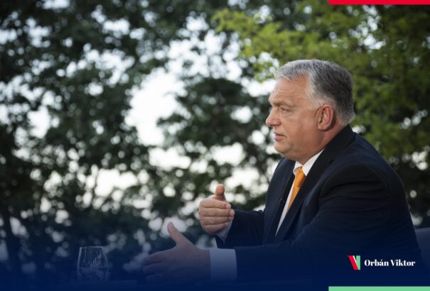 Orbán Viktor: dübörög a brüsszeli mentelmi mutyi, a Tisza Párt vezetője Brüsszel fogott embere