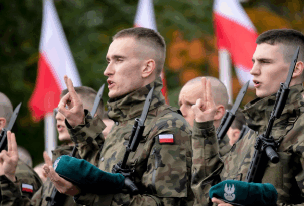 Egy felmérés szerint a lengyelek csaknem fele megvédené az országát háború esetén