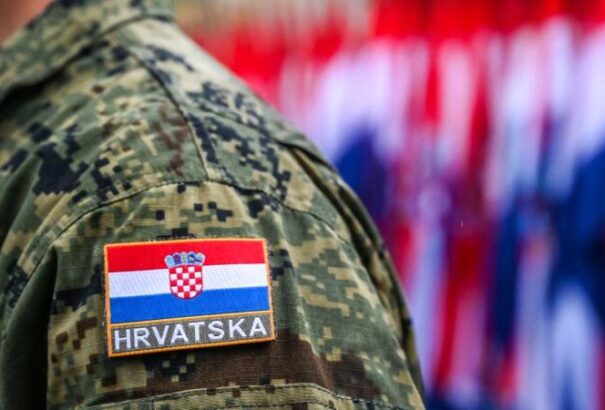 Horvátország újra bevezeti a kötelező katonai szolgálatot