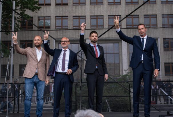 Repedések az ellenzéki egységen: Az alkotmánymódosítás megosztotta a kormányellenes erőket (nagykép)