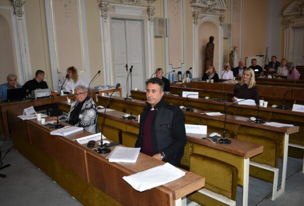 Mede Géza: Rimaszombatban ismét botrányba fulladt a képviselő-testületi ülés