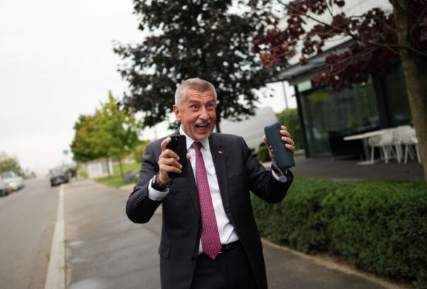 Megszületett a cseh hárompárti koalíció – nem lesz referendum a Czexitről, sem a NATO elhagyásáról