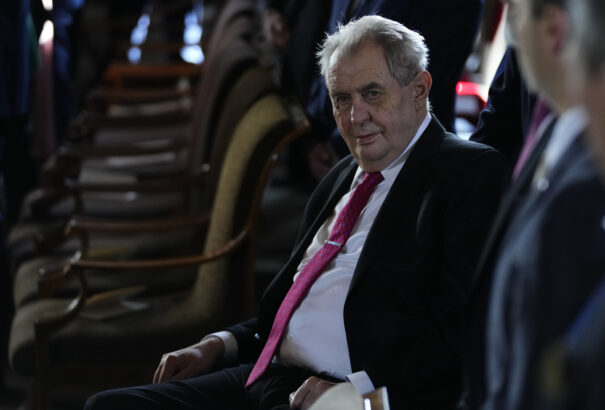 Miloš Zeman hazatért a kórházból: „Még gyenge vagyok, de jobban érzem magam”