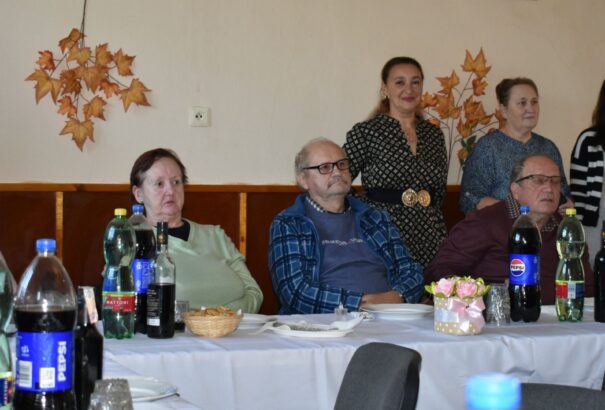 Mede Géza: Dobfenek is köszöntötte idős polgárait – képekkel