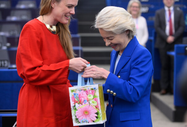 Nyugdíjba küldené Ursula von der Leyent a Patrióták Európáért-frakció