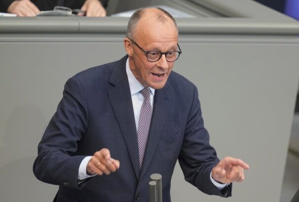 Kemény szóváltás volt Merz és Orbán között az uniós csúcson