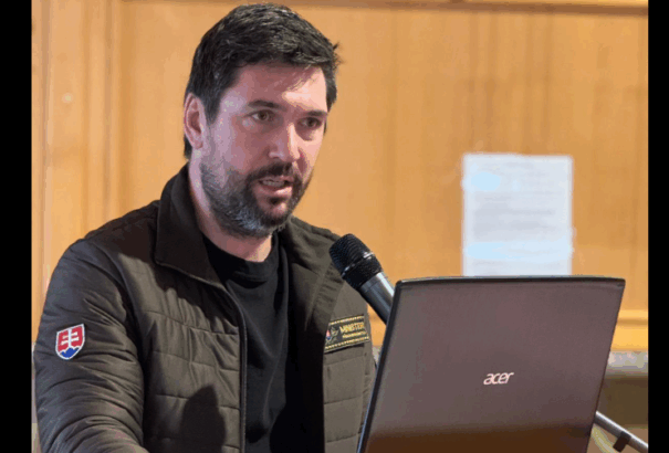 Takáč: A kormány a spekulánsok helyett a becsületesen dolgozó gazdákat támogatja