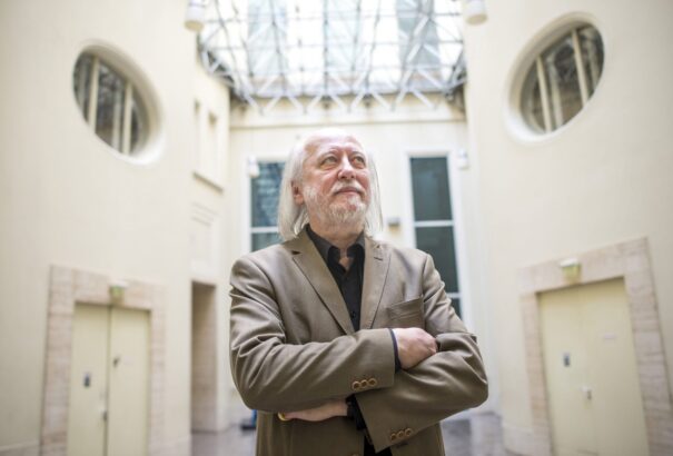 Krasznahorkai László irodalmi Nobel-díja tiszteletére műsorváltozás a Dunán