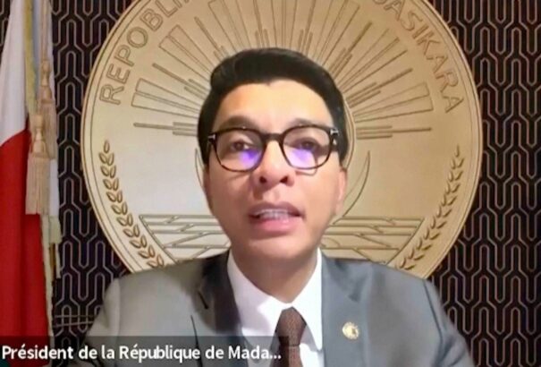 Megerősítette a megbuktatott madagaszkári elnök: halálos fenyegetések miatt menekült el