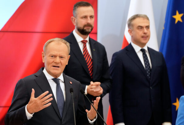 Felmérés: a lengyelek több mint fele elégedetlen Donald Tuskék munkájával