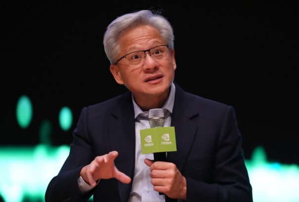 Ötbillió dolláros csúcson az Nvidia – ő a mesterséges intelligencia új királya