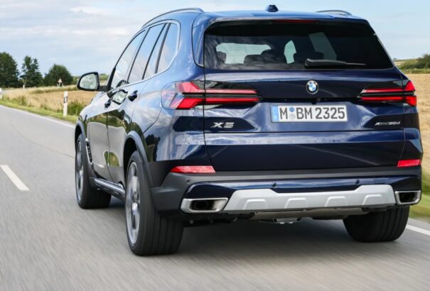 50 luxusautót vásárolna a belügyminisztérium potom 5,1 millió euróért