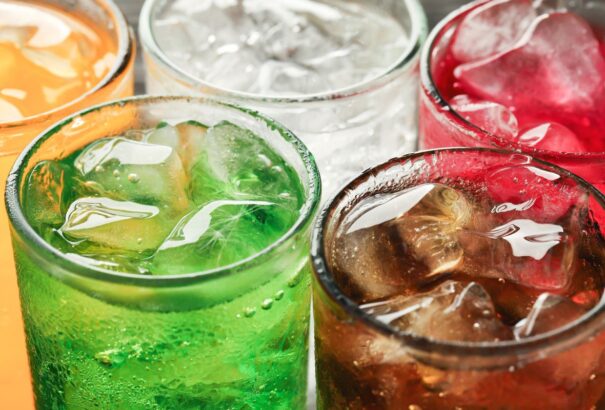 Egyetlen doboz cukros üdítőital elfogyasztása akár 12 perccel is megrövidítheti az életet