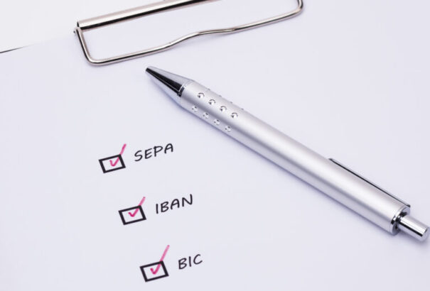 Októbertől módosulnak az utalási szabályok – az IBAN-szám már nem lesz elegendő
