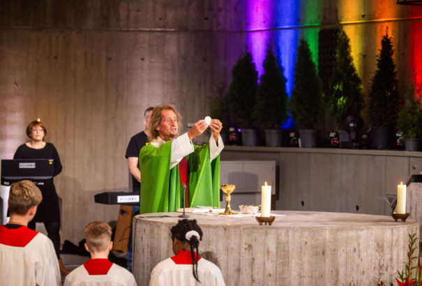 Botrány Németországban: queer istentiszteletet közvetített a közszolgálati televízió