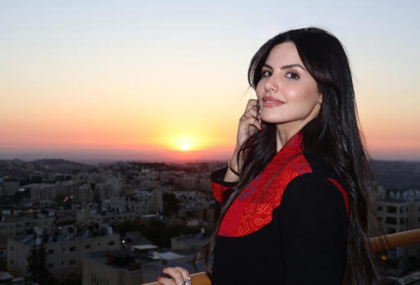 Történelmi pillanat: először indul palesztin szépségkirálynő a Miss Universe versenyen