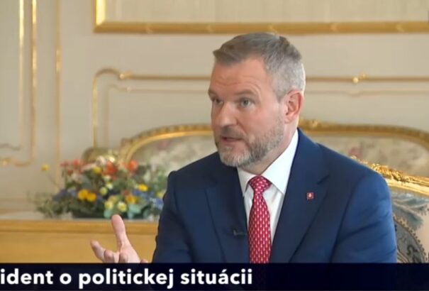 Pellegrini: „Politikai taktikából nem szabad alkotmányt módosítani”